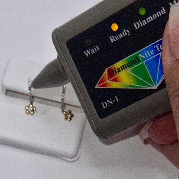 10k Solid Gold Genuine SI Certified Real Diamond Dangle Flower Hoops APPRAISED! - Picture 3 of 7